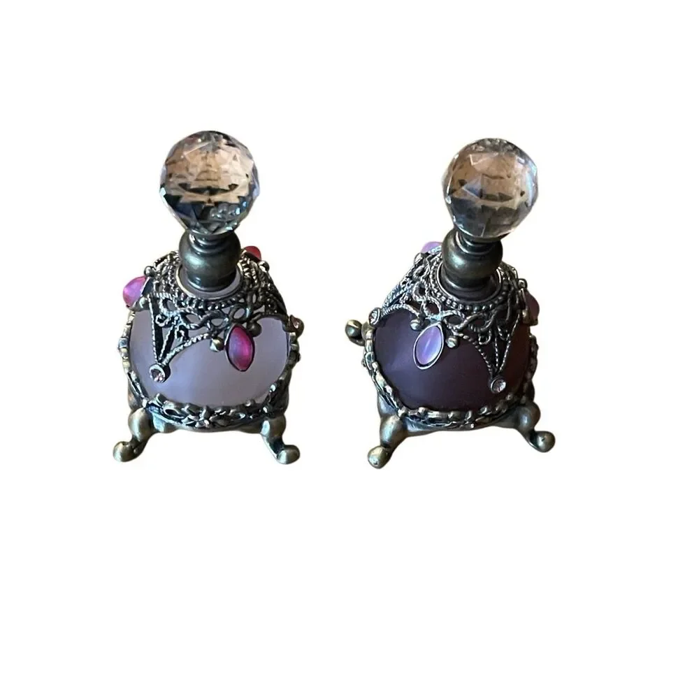 Metal Filligree Footed Perfume Glass Bottle & Stopper